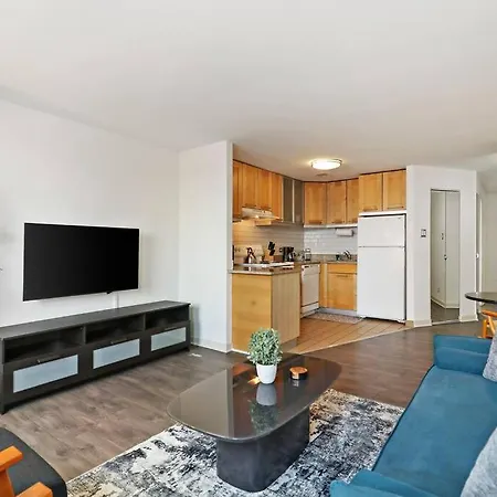 Inviting 2-Bedroom Apt In Hyde Park - The Blackwood 0404