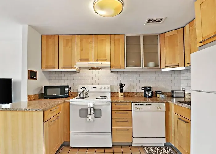 Inviting 2-bedroom In Hyde Park - The Blackwood Rep * Chicago